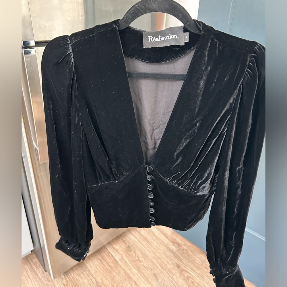 Realisation Par The Kaia Black Velvet Top
